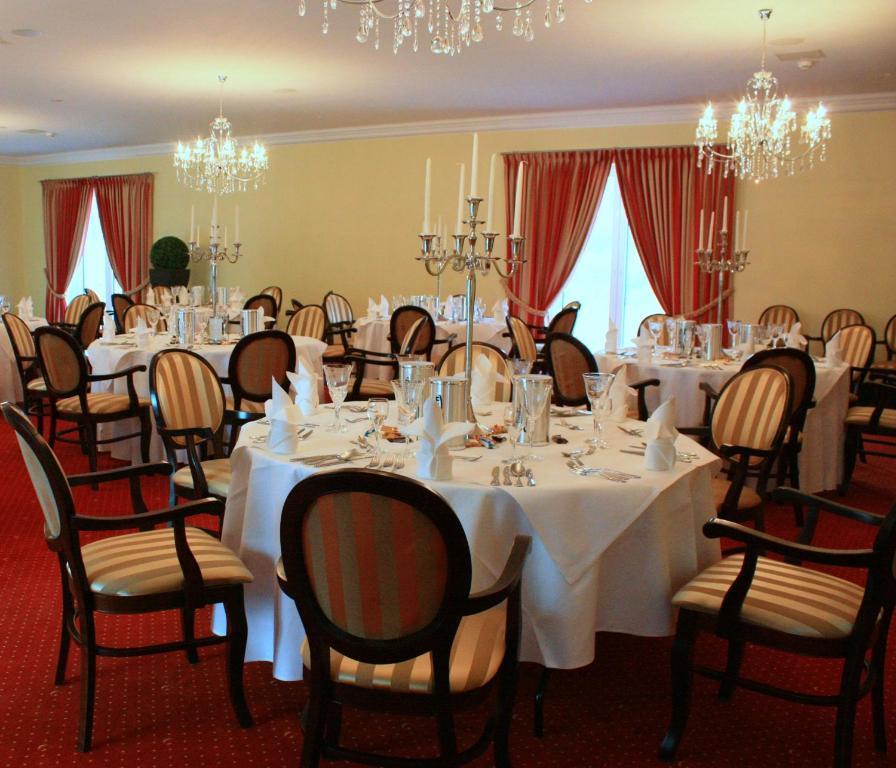 Bayerisches Landhaus Hotel บีเลอเฟล์ด ภายนอก รูปภาพ