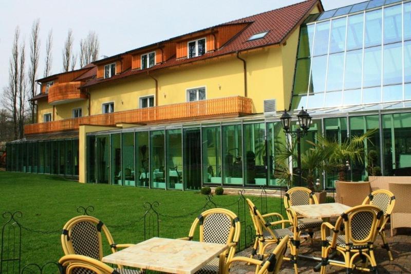 Bayerisches Landhaus Hotel บีเลอเฟล์ด ภายนอก รูปภาพ